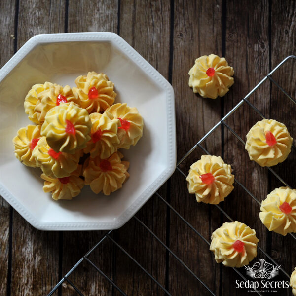 Premium Kuih Semperit Cookies - Handmade and Melt-In-Your-Mouth